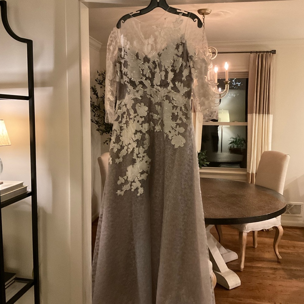 Rene Ruiz evening gown size 10